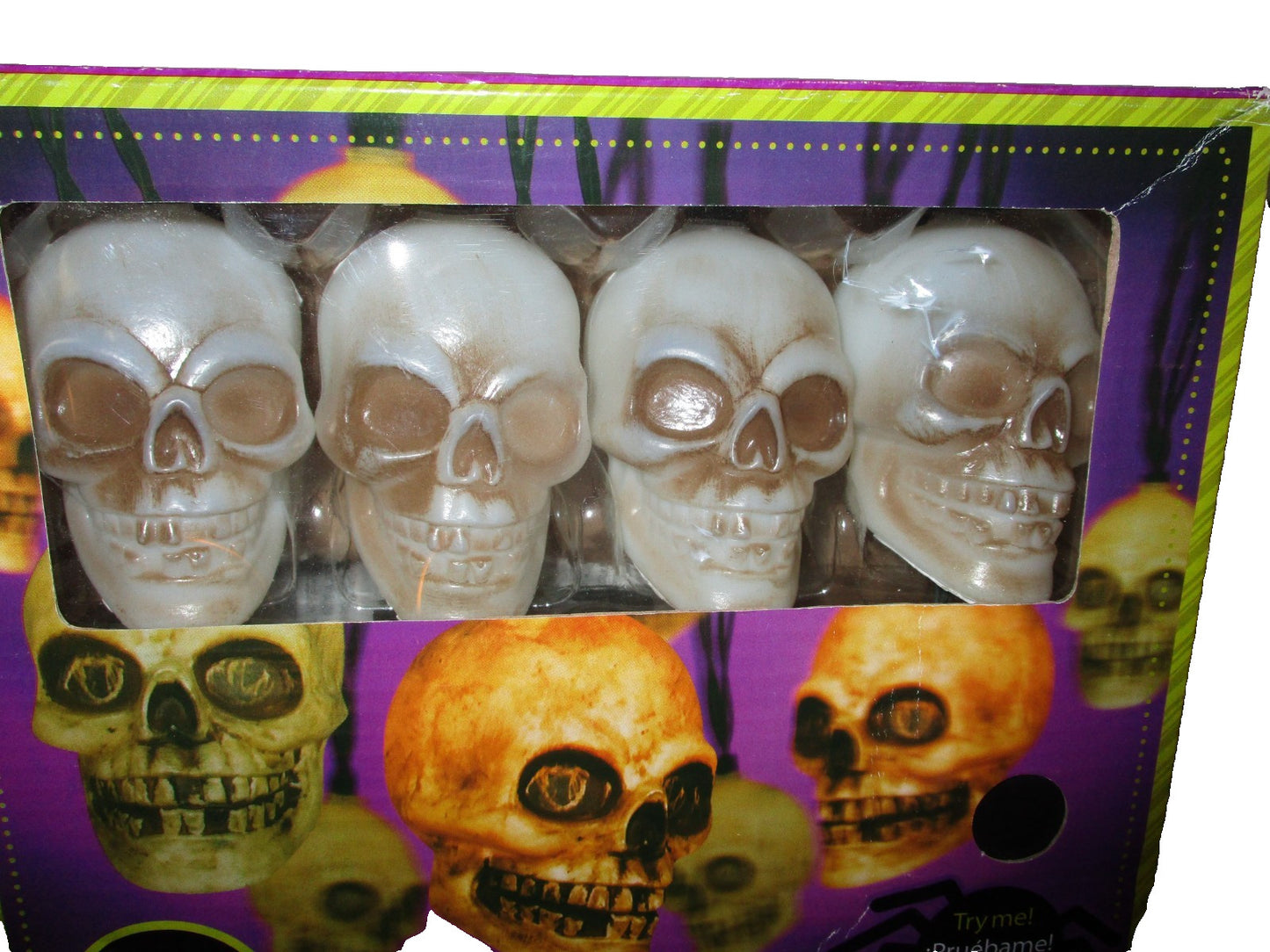 Gemmy Skull Musical Blinking with 10 String Lights Plays Halloween Theme Song