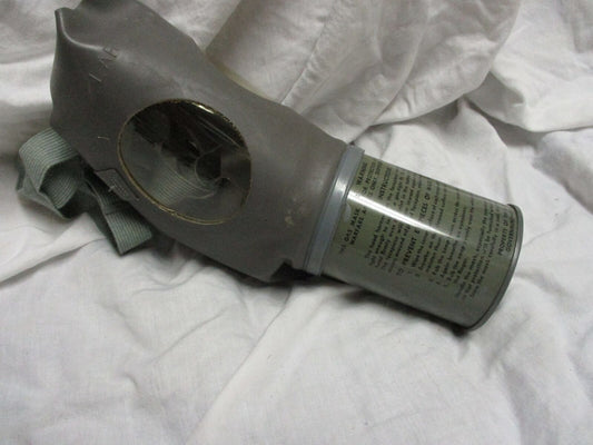 1942 Army Noncombatant Gas Mask WW2 2-1-1 Size Large With Carrying Bag