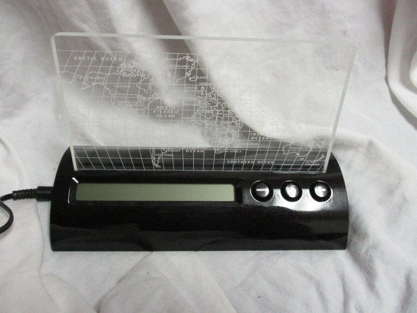 Vintage NexxTech World Illuminious Map Desktop LCD Clock