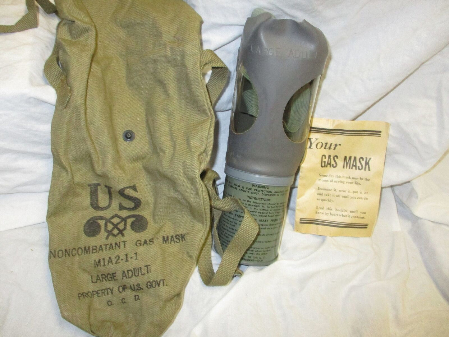 1942 Army Noncombatant Gas Mask WW2 2-1-1 Size Large With Carrying Bag