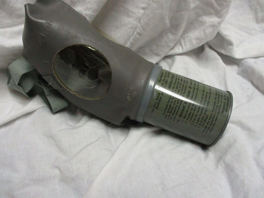 1942 Army Noncombatant Gas Mask WW2 2-1-1 Size Large With Carrying Bag