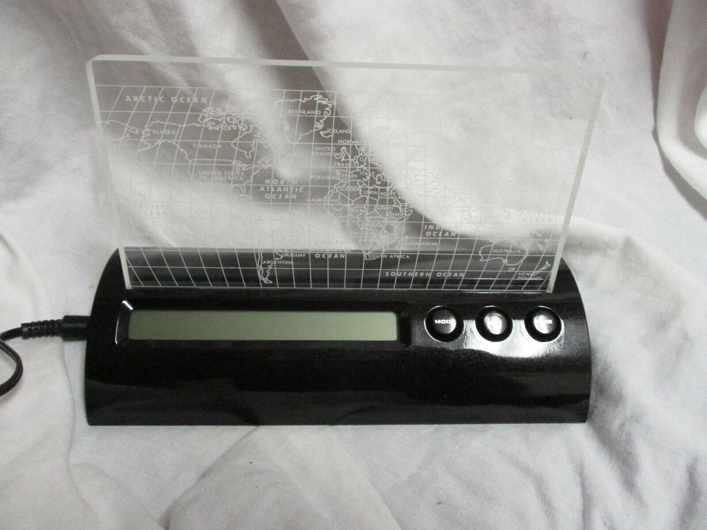 Vintage NexxTech World Illuminious Map Desktop LCD Clock