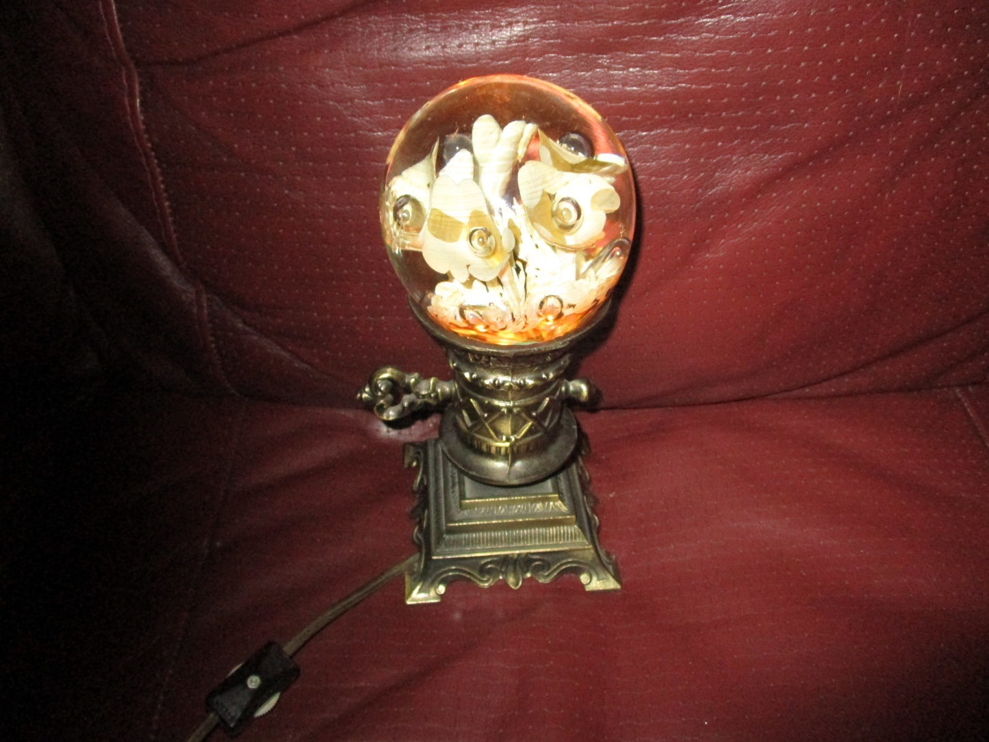 Vintage Brass Glass Globe Terrarium Lamp Accent Lightup White Roses Lantern Rare