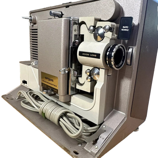 VINTAGE ARGUS SHOWMASTER 500-AZ MOVIE PROJECTOR