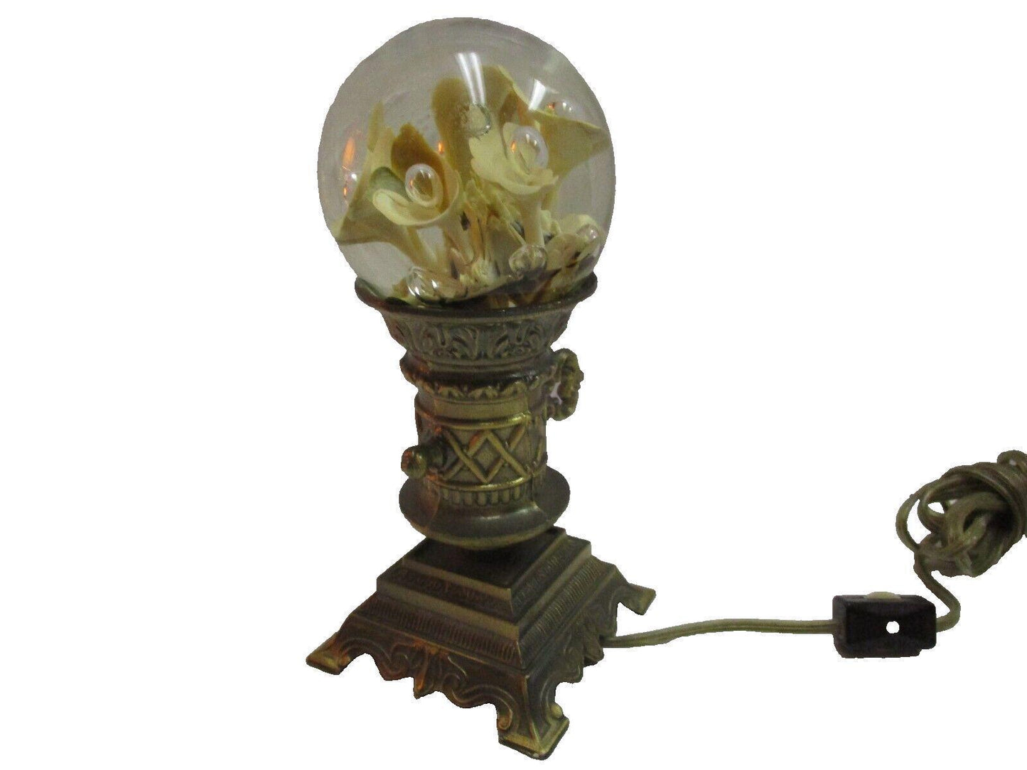 Vintage Brass Glass Globe Terrarium Lamp Accent Lightup White Roses Lantern Rare