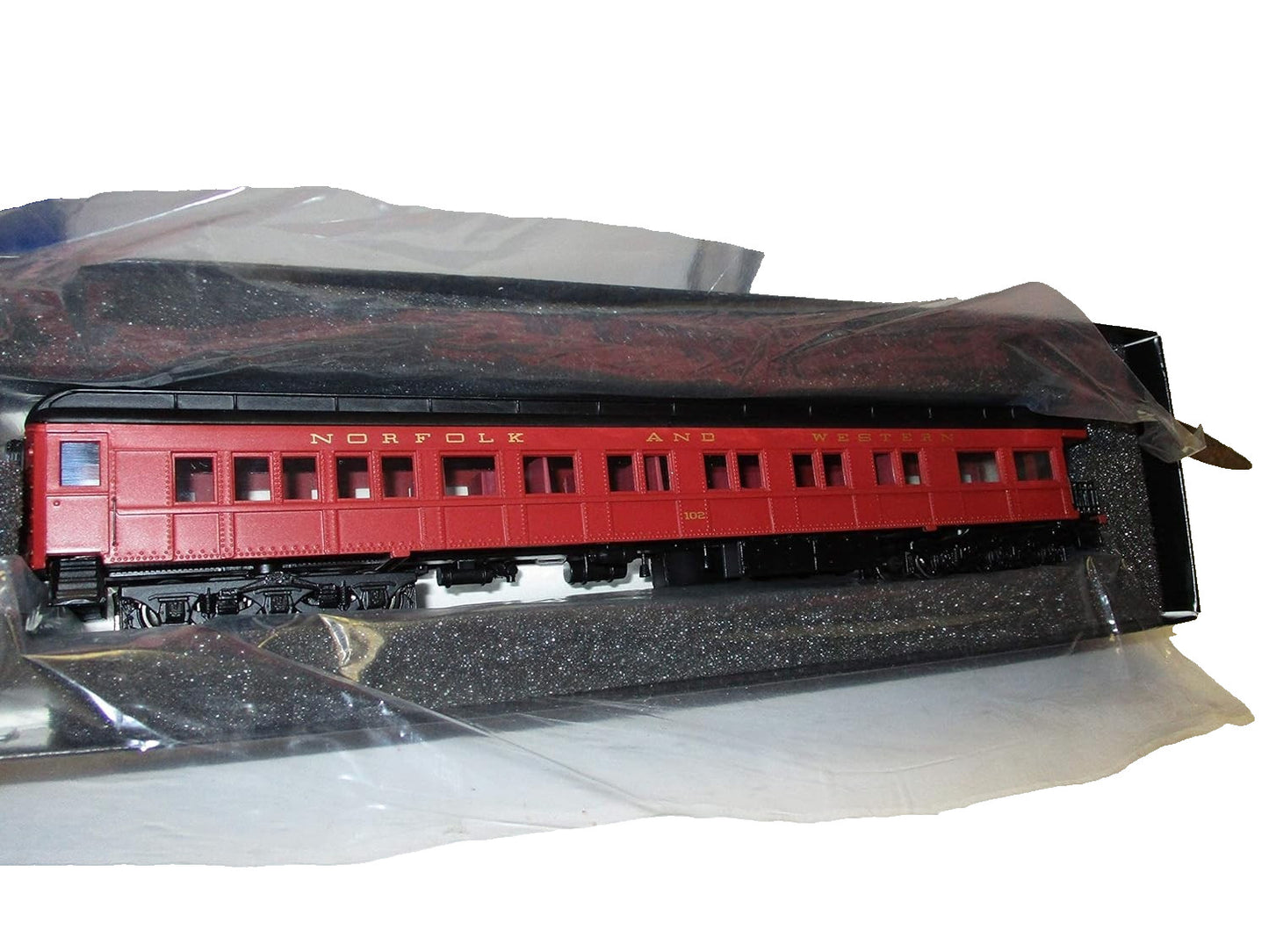 The Master Railroader Series from Bachmann Observaqtion N & W Train Car #102