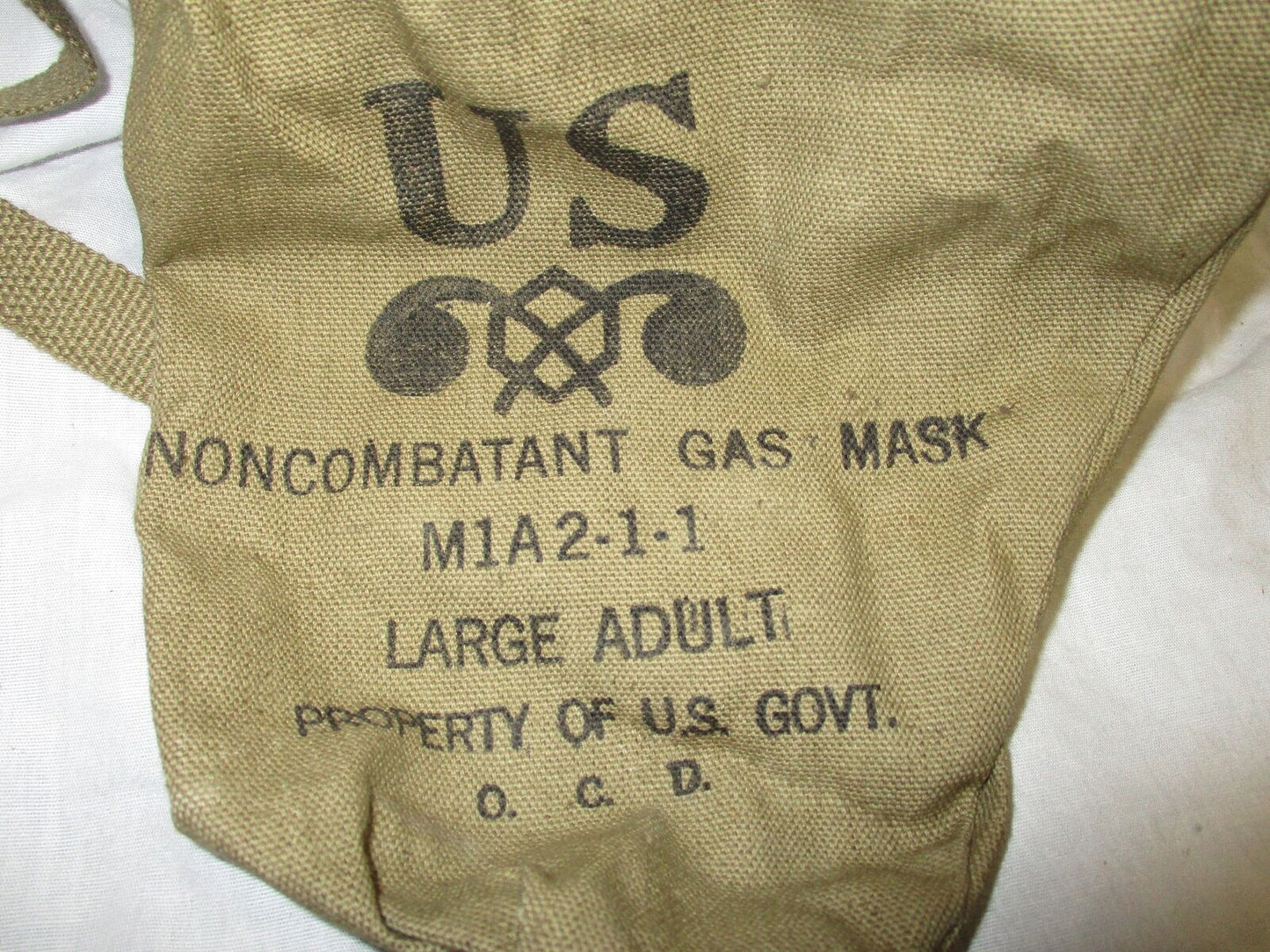 1942 Army Noncombatant Gas Mask WW2 2-1-1 Size Large With Carrying Bag